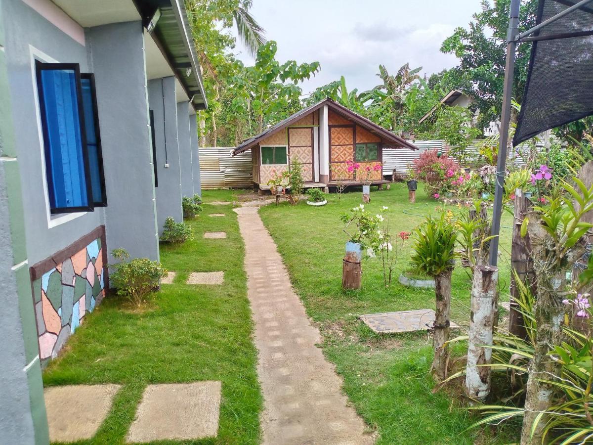 Junjals Backpackers Chalet Bohol Dış mekan fotoğraf